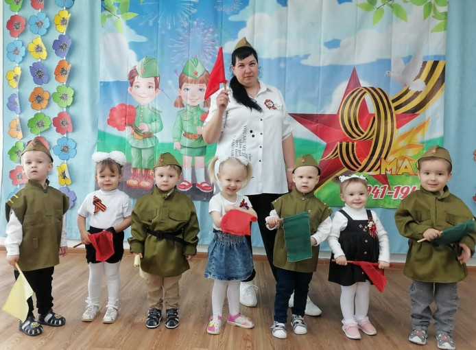Праздник ко Дню Победы в группе № 1 Праздник ко Дню Победы в группе № 1.